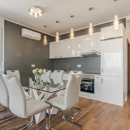 Apartment Bozi, Luxury By The Beach For 8