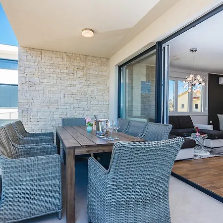 Bozi, Luxury By The Beach For 8 * Mandre