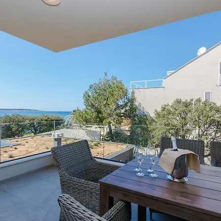 Bozi, Luxury By The Beach For 8 * Mandre