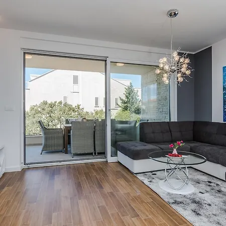 Bozi, Luxury By The Beach For 8 Apartment Mandre