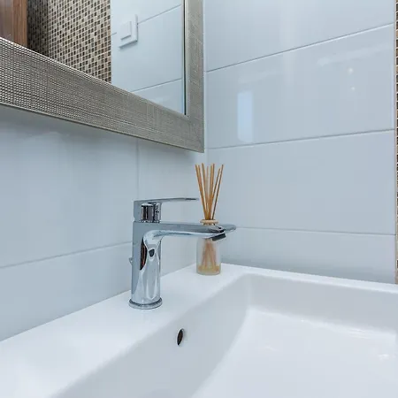 Bozi, Luxury By The Beach For 8 Mandre