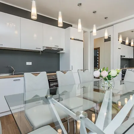 Bozi, Luxury By The Beach For 8 Apartment Mandre