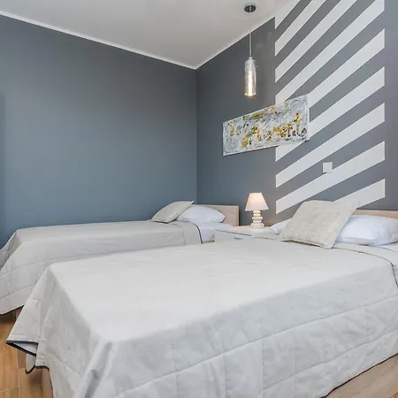 Bozi, Luxury By The Beach For 8 * Mandre