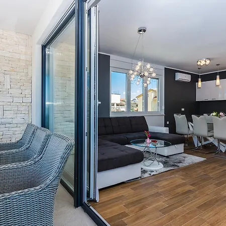 Bozi, Luxury By The Beach For 8 * Mandre