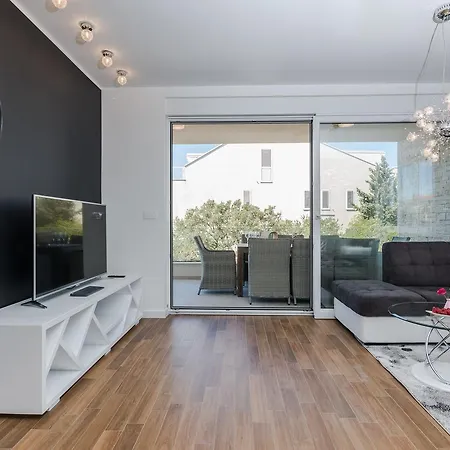 Apartment Bozi, Luxury By The Beach For 8