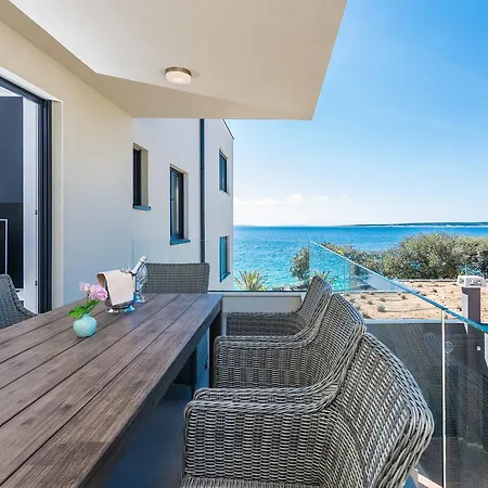 Apartment Bozi, Luxury By The Beach For 8 Mandre