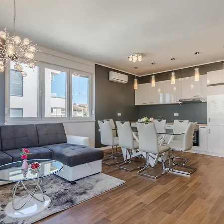 Apartment Bozi, Luxury By The Beach For 8 *